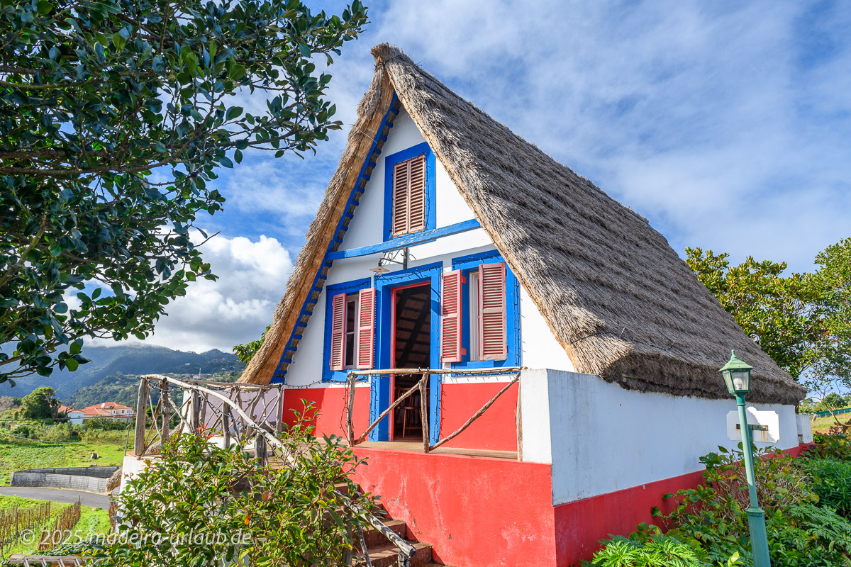 typisches Santana Haus auf Madeira